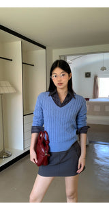 Twisted V-neck long-sleeved knitwear