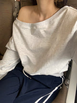 [MADE] Stern hip-to-way off-shoulder sweatshirt