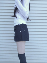 ブラックショートパンツ