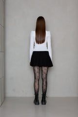 EDGE OFF-SHOULDER T-SHIRT