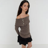 KATE BUTTON OFF-SHOULDER T - 3 COLOR