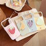 サマー フルーツ スタンド ソフト iPhone ケース (iPhone 13–17 Series)