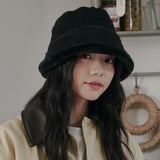 Moon Suede Bonnet Hat (Black)