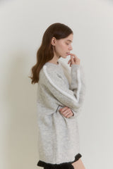 SNOWY TRIM ROUND KNIT