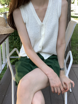 Rear V-neck Sleeveless Knit / 3 colors