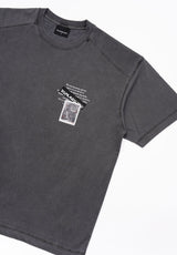 カオス ワッペン ピグメント Tシャツ (チャコール)