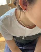 Pale earring (silver)