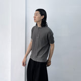 Linear Vintage Silhouette Short-sleeve
