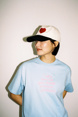 カーリーテキストTシャツ - ライトブルー