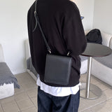 カード収納レザーミニバッグ