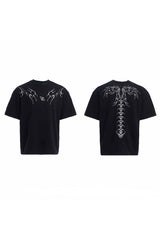 エンブロイダードスパイングラフィックTシャツ