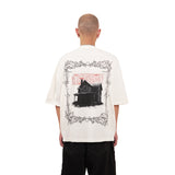 HIERARCHY STUDIOS Unsolved - ホワイトフレイムハウスオーバーサイズTシャツ