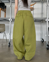 Plain two-pin tuck balloon training pants