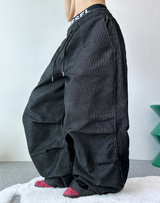 ステッチングポイントパラシュートデニムパンツ🖤
