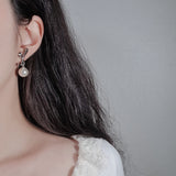 [Red Velvet スルギ Earrings] ダリアリボン＆パールピアス - Silver Color