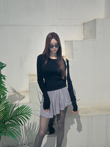 Uncut strap ribbed long-sleeved top