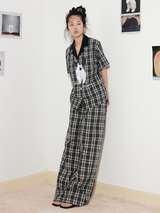 Rabbit pints and logo embroidered pajamas can be worn outside