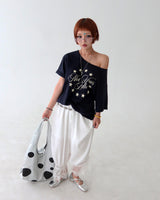 Star lettering off-shoulder boxy short-sleeved T-shirt