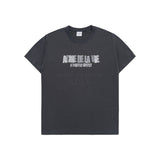 24FW クレヨンドローイングロゴショートスリーブTシャツ チャコール