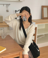 ソフトアンゴラVネックニット