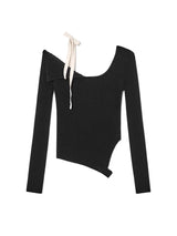 Uncut strap ribbed long-sleeved top