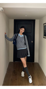 Collar Layered V-neck Long-Sleeved Knitwear