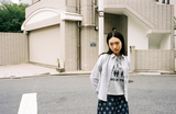 ラブイズディスエンジェルTシャツ - グレー