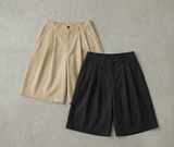 Pleated Silhouette Knee-Length Shorts