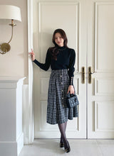 Genuine Pearl Slit Frill Turtleneck Knit