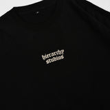 Hierarchy Studios - ブラックワイドロゴオーバーサイズTシャツ