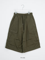 [unisex] Woven Button Pintuck Bermuda Wide Banding Pants