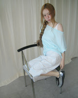 FREE LOOSE OFF-SHOULDER T-SHIRT
