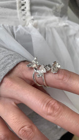 Three flower silver line ring
