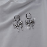 [IZNA Coco Piercing] Melting Ribbon Huggies Piercing - Silver Color