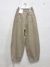 CURVED TUCK BALLOON PANTS (2C)