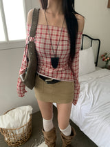 チェリーレッドチェクオフショルダーシャーリングスリムフィットロングスリーブTシャツ (Red)