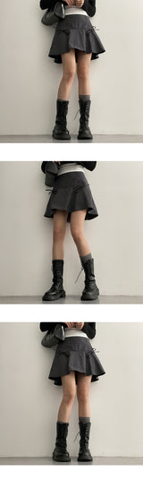 Torom Back Banded Ribbon Slit Flare Mini Skirt