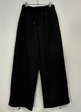 STRIPE PADDING QUILTING LONG PANTS 🖤🤍2COLOR