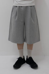 One-tuck Bermuda Pants Gray