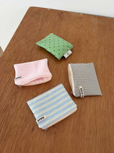 Gingham check flat pouch - gray , M size