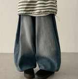 Leg hem snap side pin tuck denim wide pants
