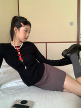 Red bow slit long-sleeved knit shirt