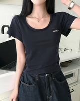 "ONLY" lettering U-neck short-sleeved T-shirt