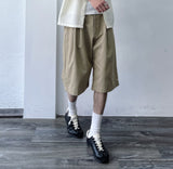 Pleated Silhouette Knee-Length Shorts
