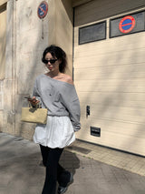 [MADE] Stern hip-to-way off-shoulder sweatshirt