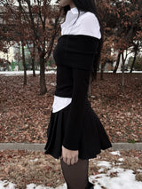 Off-shoulder color scheme shirt slim fit ribbed long sleeve knit T (2 colors)