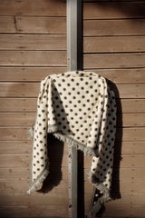 Dot triangle shawl muffler