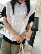 The New Byul two-way hooded vest zip-up