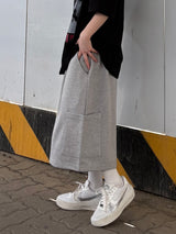 one-pocket lettering bermuda pants