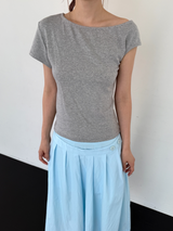 アンバランスオフショルダーTシャツ